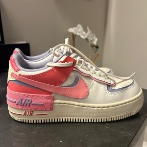 Nike Air Force 1 Shadow sneakers in white and pink
